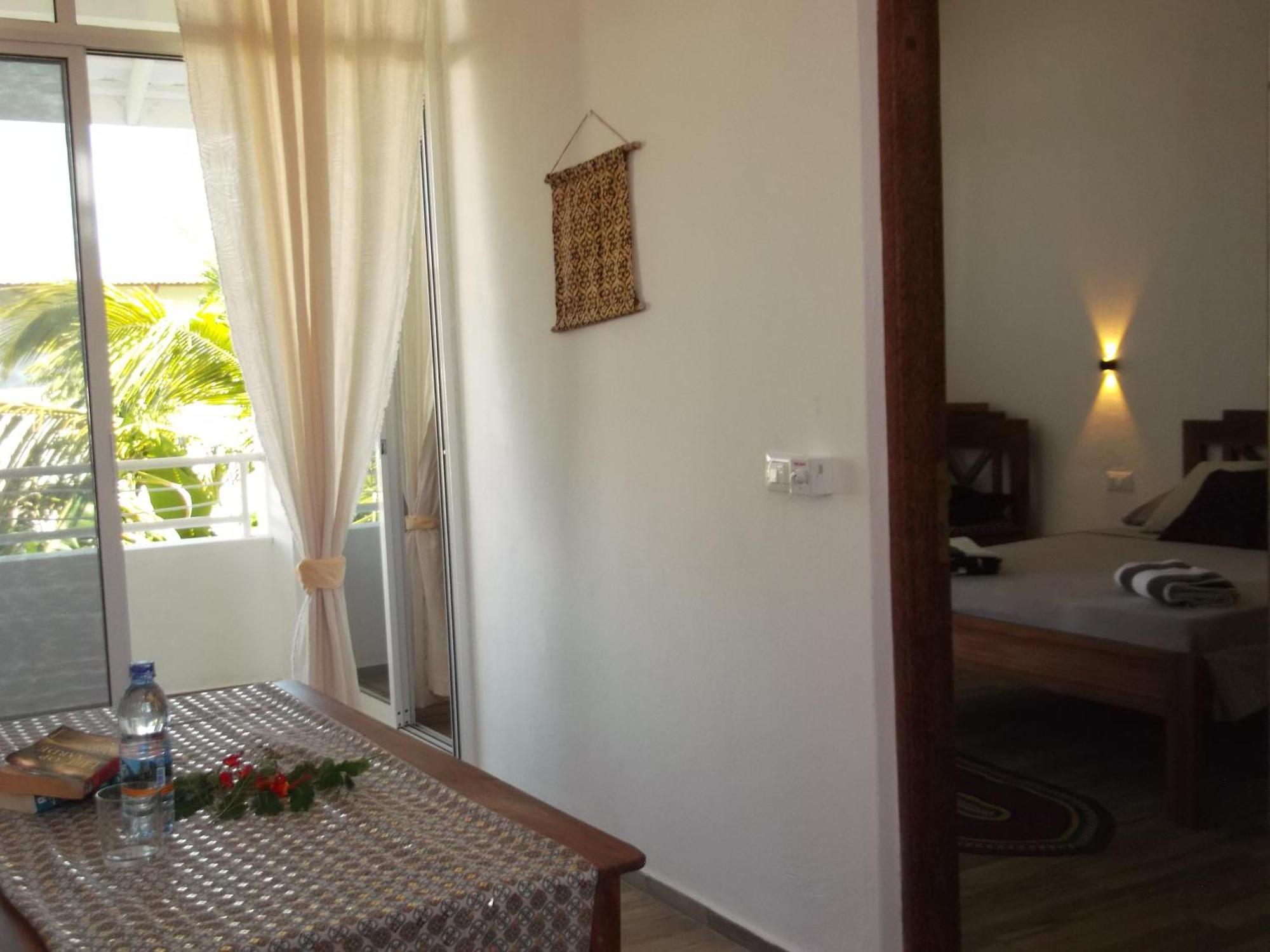 Kobe House Bed and Breakfast Jambiani  Rum bild