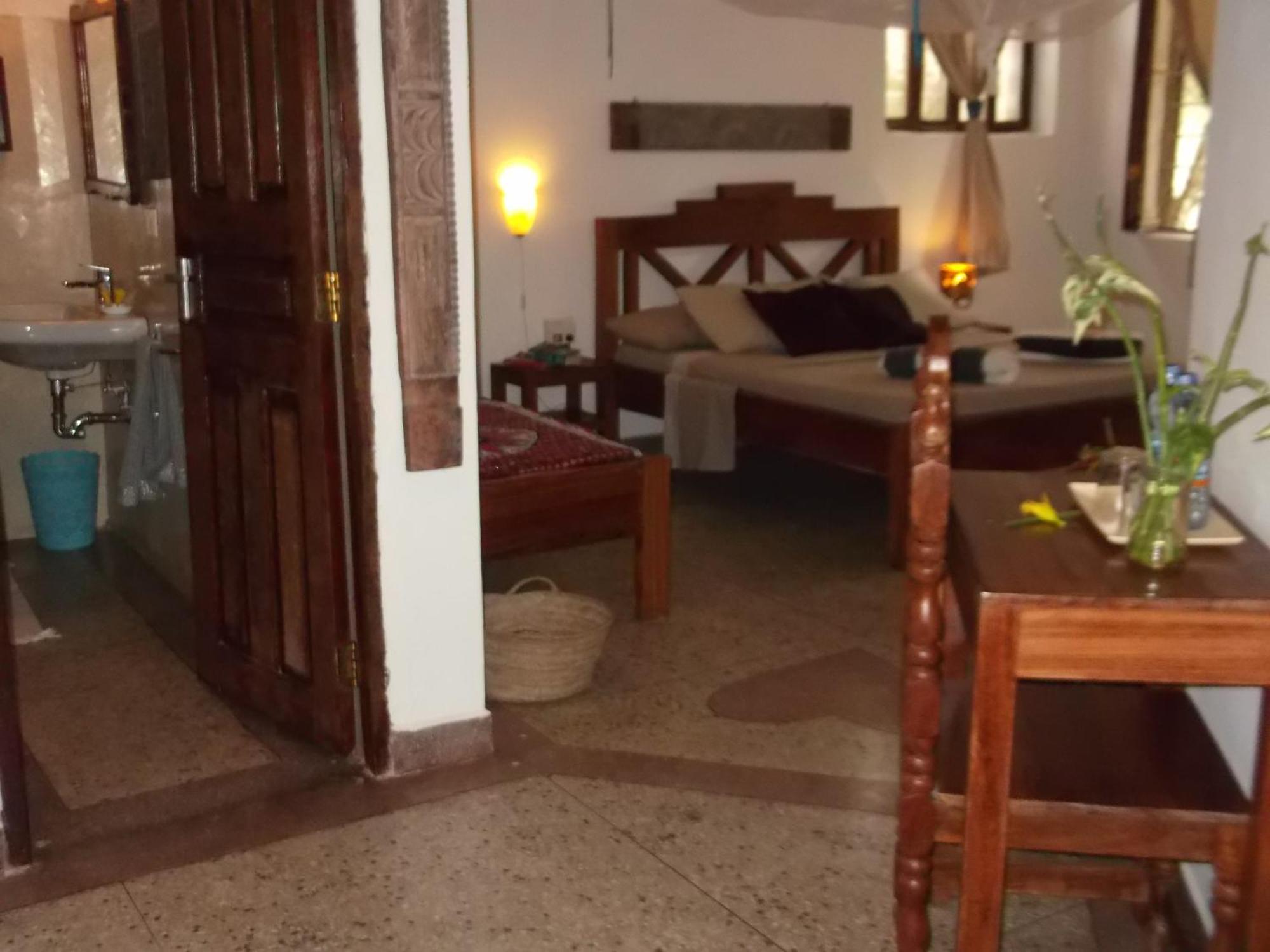 Kobe House Bed and Breakfast Jambiani  Rum bild
