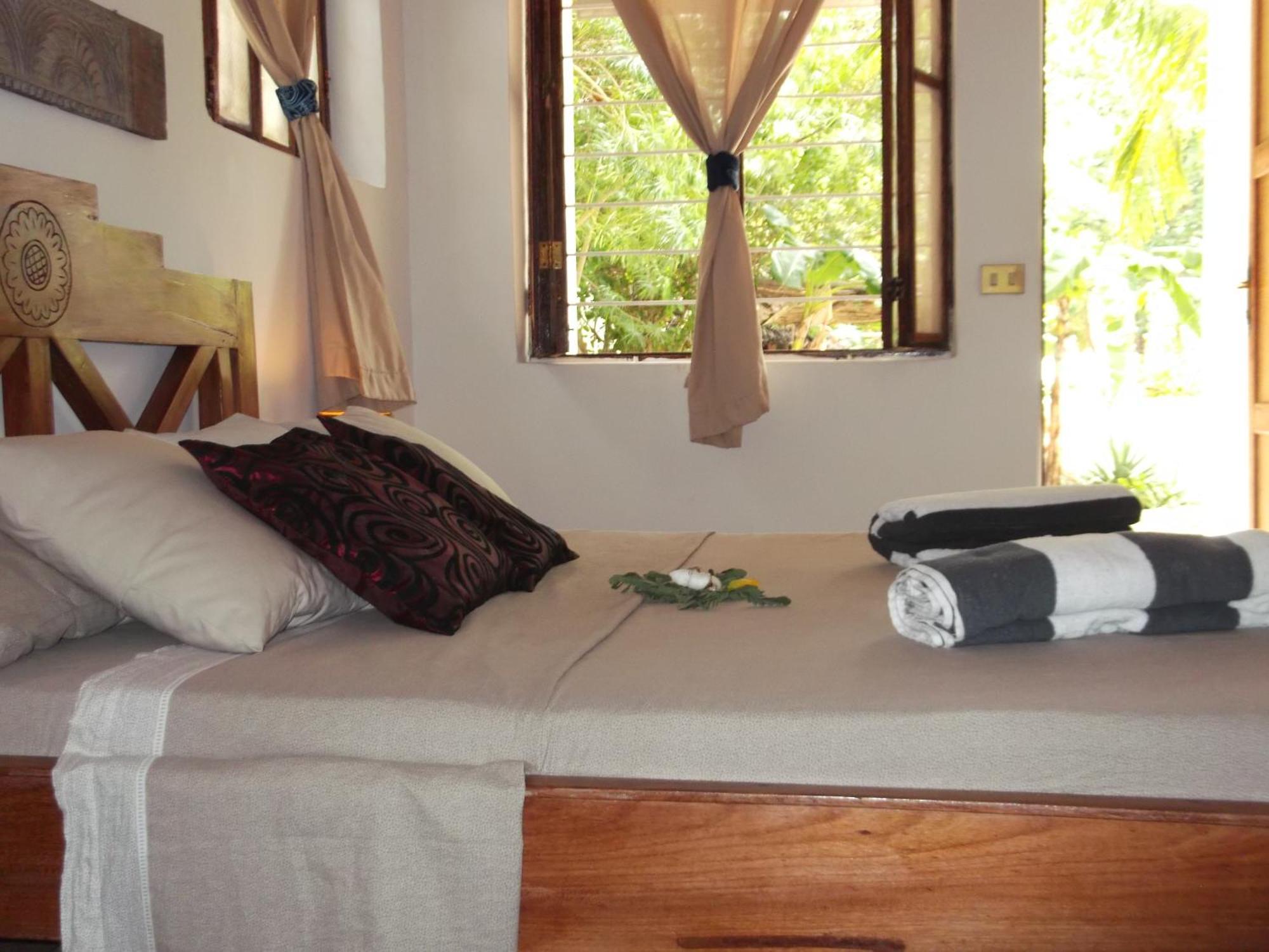 Kobe House Bed and Breakfast Jambiani  Rum bild