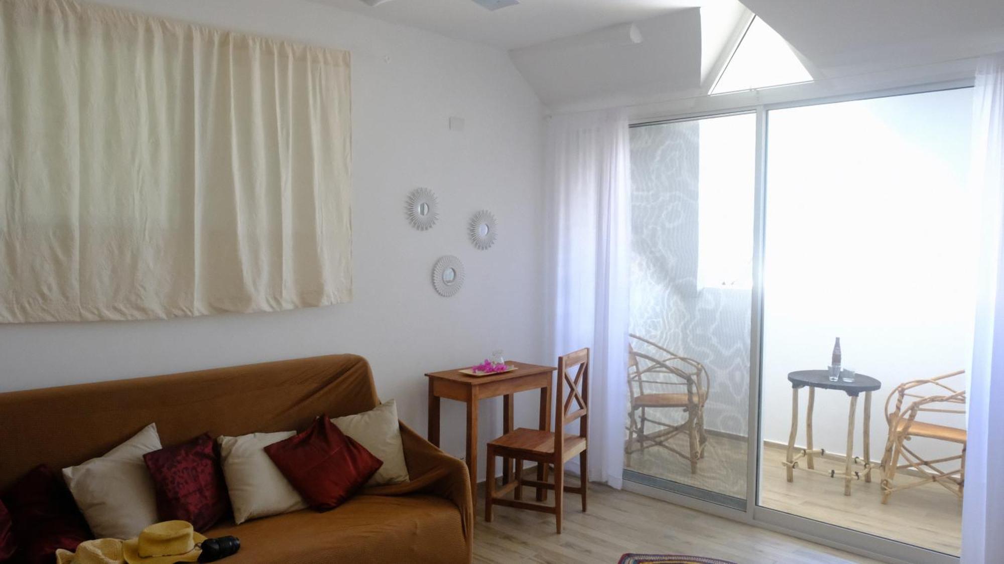 Kobe House Bed and Breakfast Jambiani  Rum bild